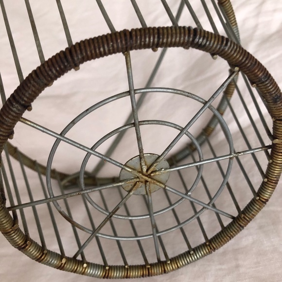 Vintage small egg basket - Picture 9 of 10